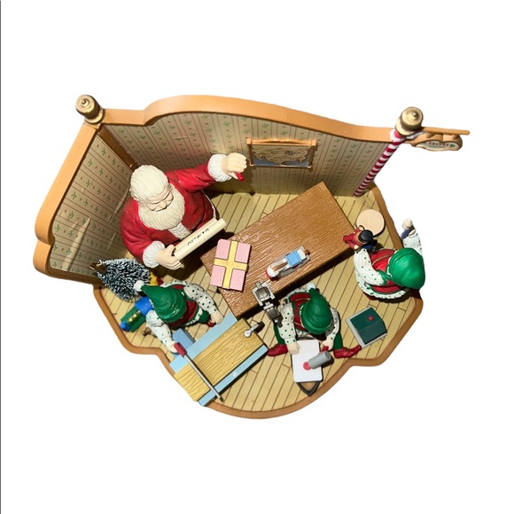 Vintage Animated musical Santa’s Workshop - Picture 6 of 7